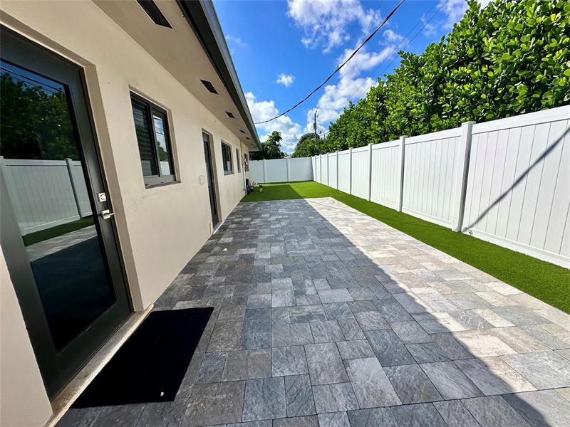 Image 18 of 21 For 2175 51st Ct  B