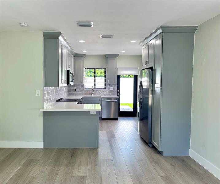 Image 8 of 21 For 2175 51st Ct  B