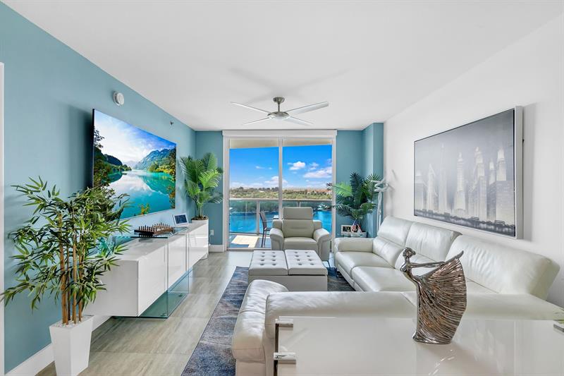 Image 11 of 53 For 2641 Flamingo Rd  1105n