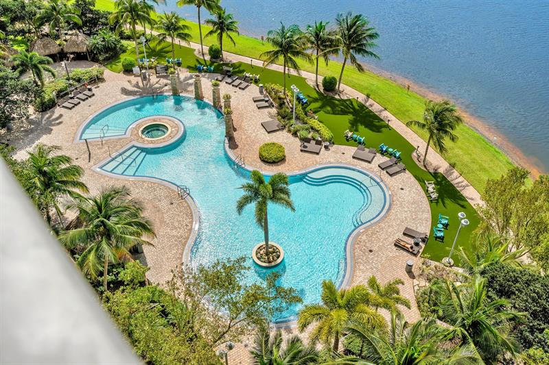 Image 14 of 53 For 2641 Flamingo Rd  1105n