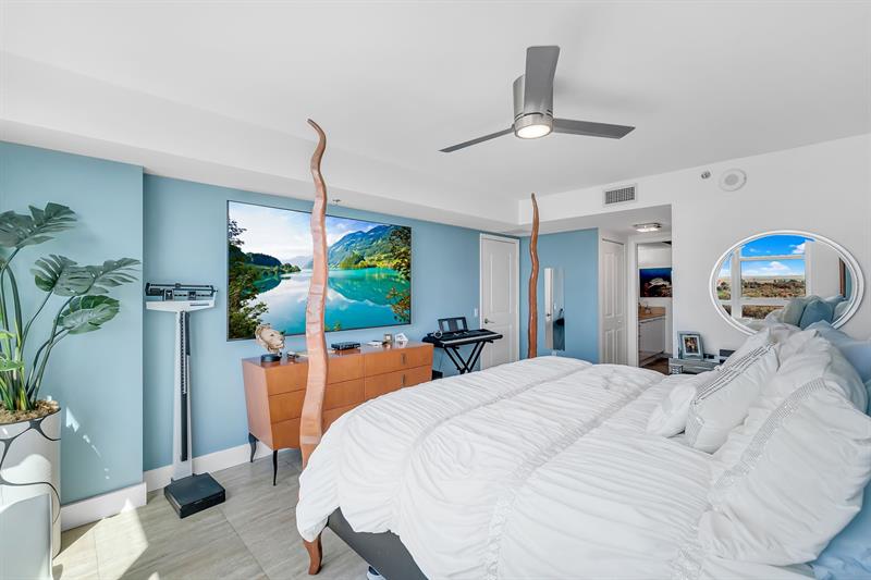 Image 24 of 53 For 2641 Flamingo Rd  1105n