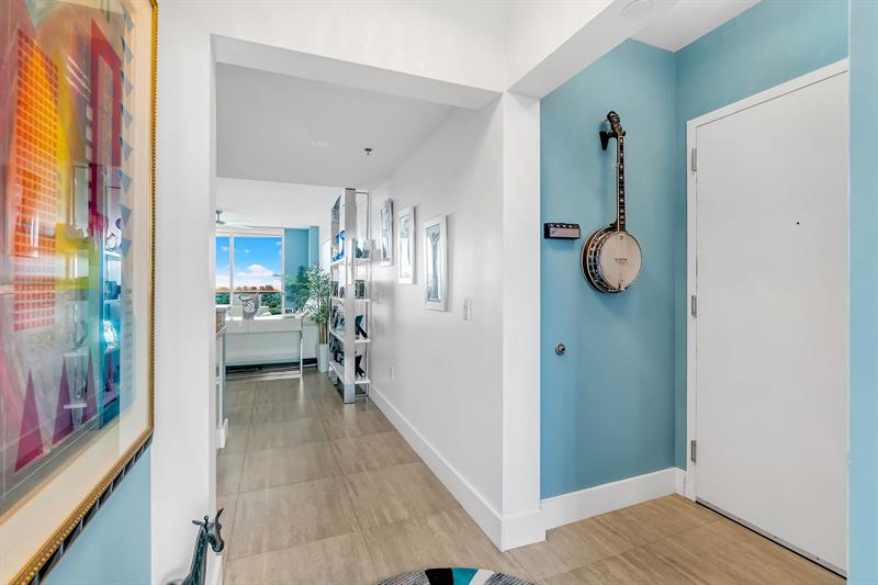 Image 27 of 53 For 2641 Flamingo Rd  1105n