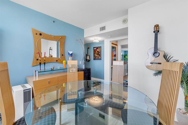 Image 29 of 53 For 2641 Flamingo Rd  1105n