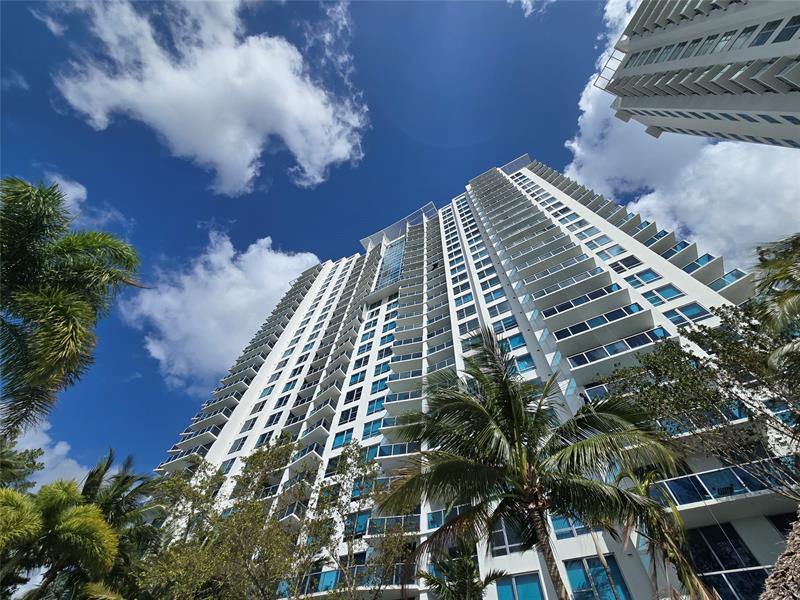 Image 41 of 53 For 2641 Flamingo Rd  1105n