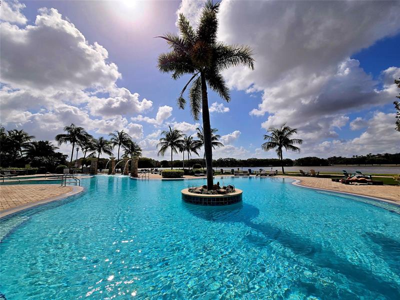 Image 42 of 53 For 2641 Flamingo Rd  1105n