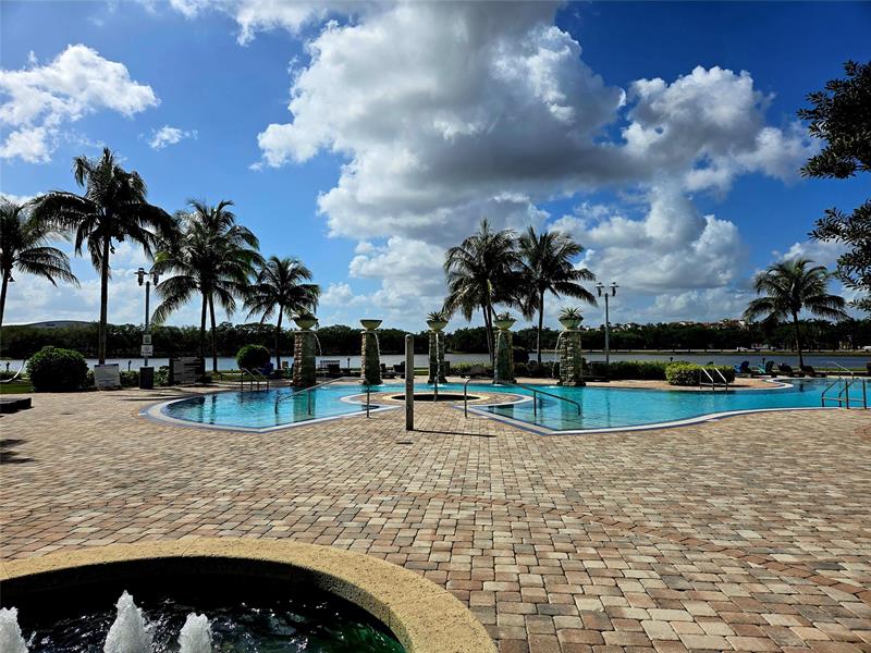 Image 43 of 53 For 2641 Flamingo Rd  1105n