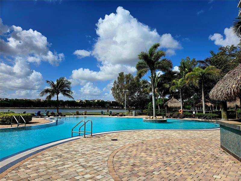 Image 44 of 53 For 2641 Flamingo Rd  1105n