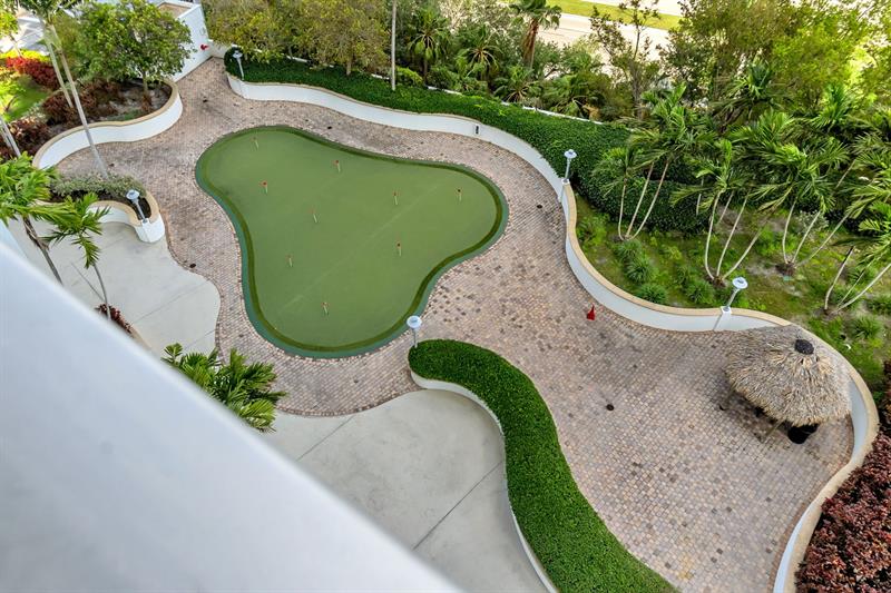 Image 48 of 53 For 2641 Flamingo Rd  1105n