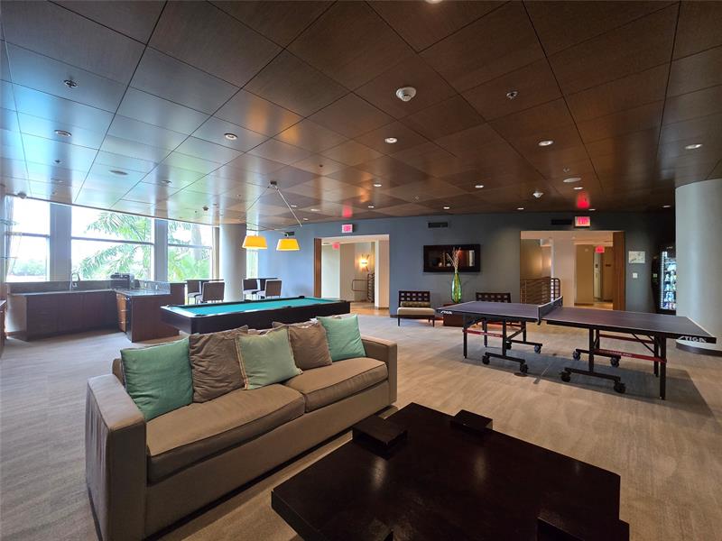 Image 51 of 53 For 2641 Flamingo Rd  1105n