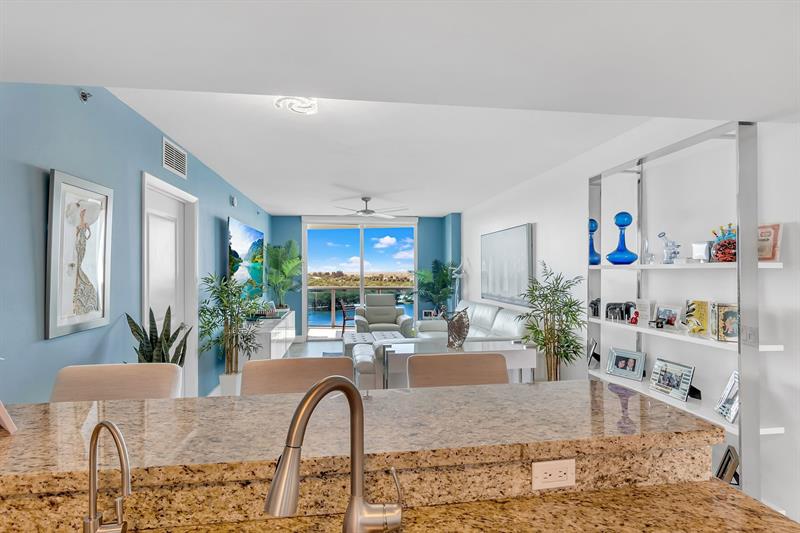 Image 6 of 53 For 2641 Flamingo Rd  1105n