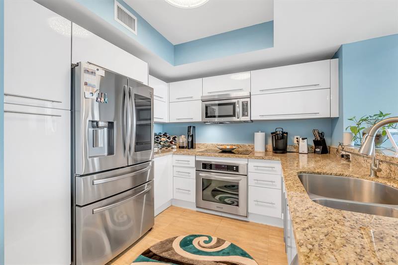 Image 7 of 53 For 2641 Flamingo Rd  1105n