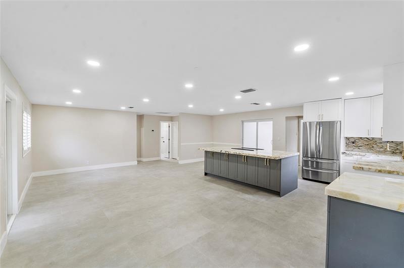 Image 10 of 58 For 828 Johnson St