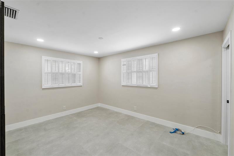 Image 14 of 58 For 828 Johnson St