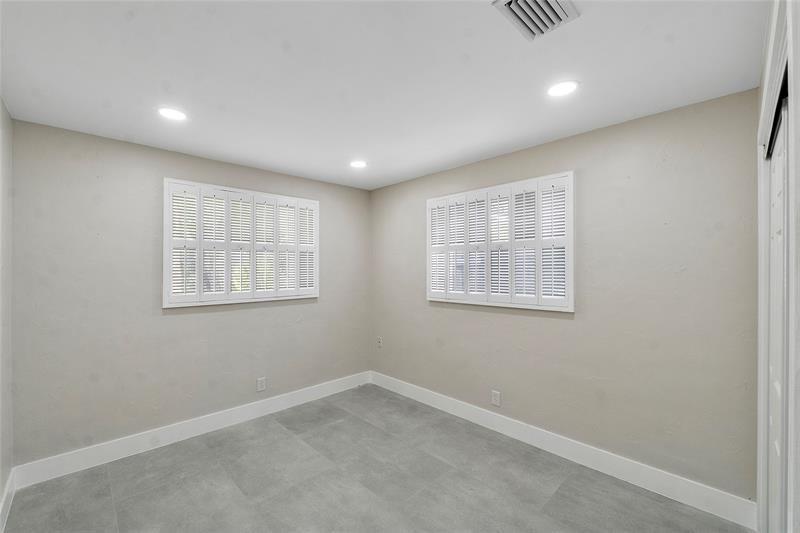 Image 15 of 58 For 828 Johnson St