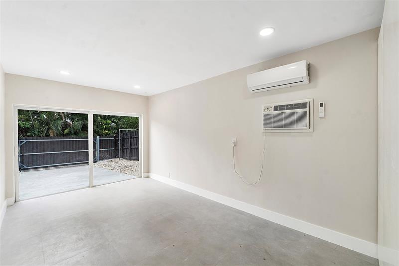 Image 19 of 58 For 828 Johnson St