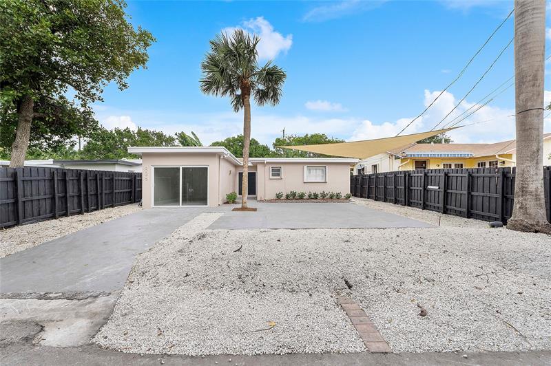 Image 23 of 58 For 828 Johnson St