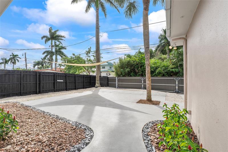 Image 25 of 58 For 828 Johnson St