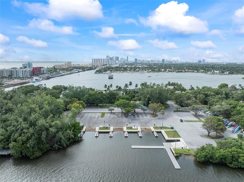 Image 34 of 58 For 828 Johnson St