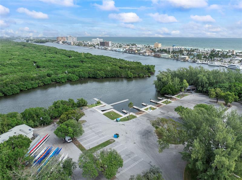 Image 35 of 58 For 828 Johnson St