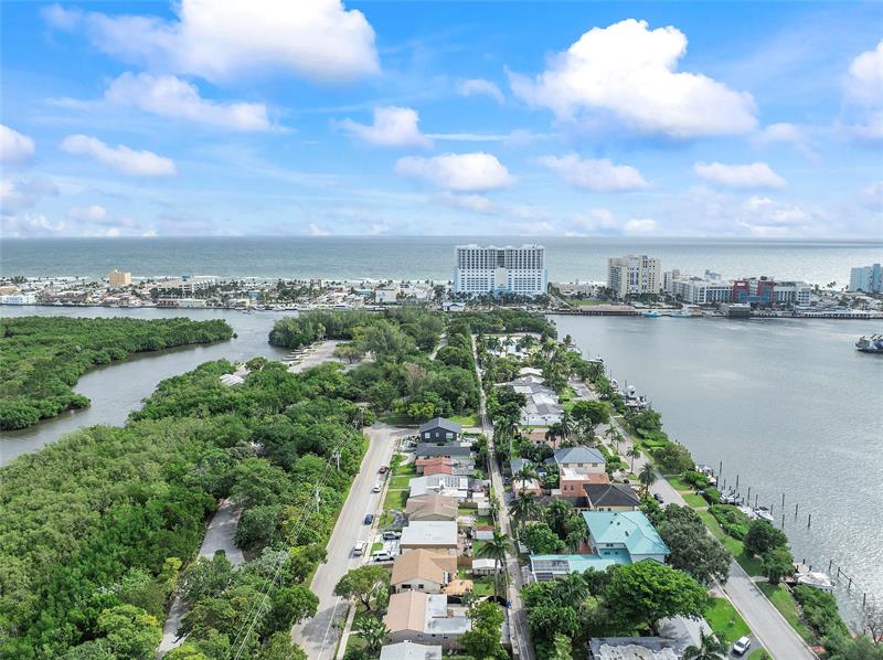 Image 37 of 58 For 828 Johnson St