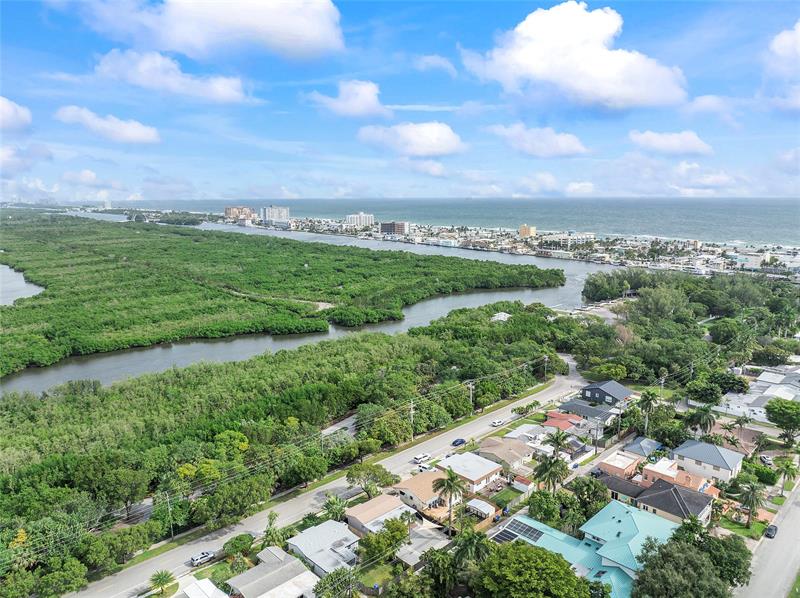 Image 38 of 58 For 828 Johnson St