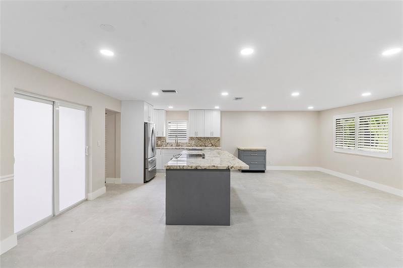 Image 8 of 58 For 828 Johnson St