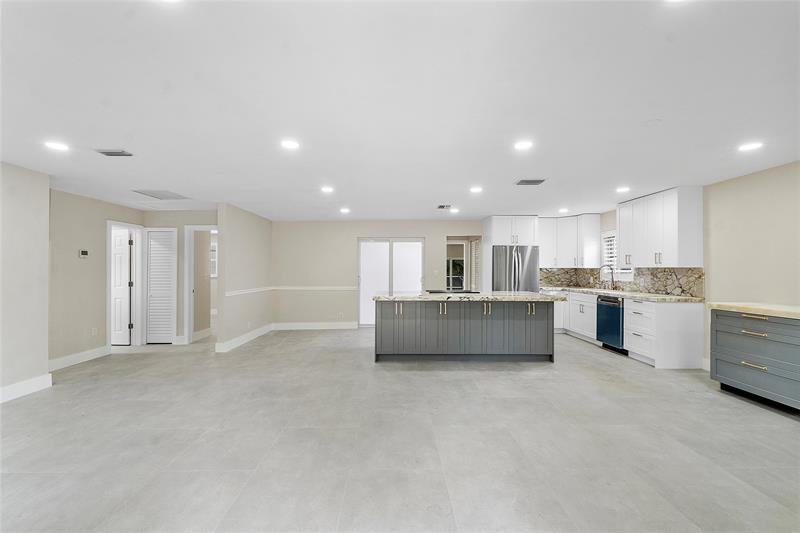 Image 9 of 58 For 828 Johnson St