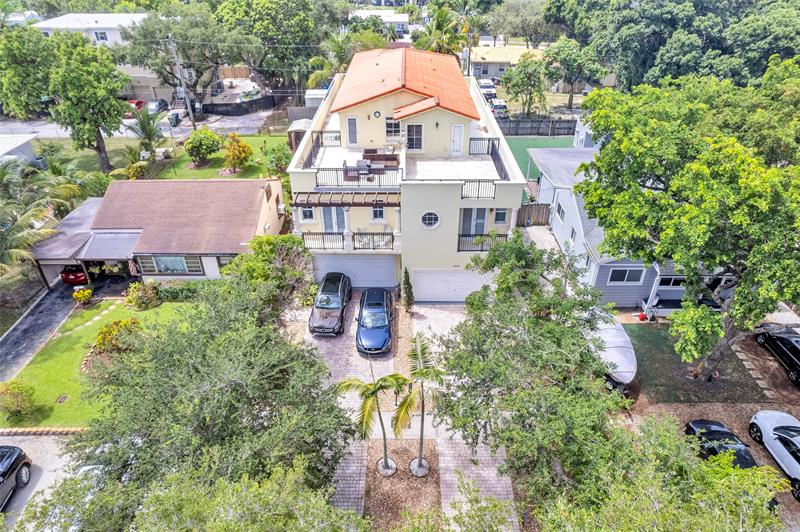 Image 11 of 62 For 416 11th St  