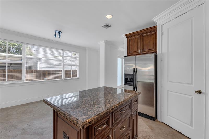 Image 27 of 62 For 416 11th St  