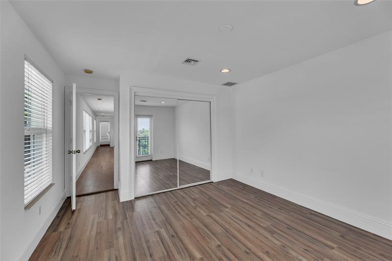 Image 31 of 62 For 416 11th St  