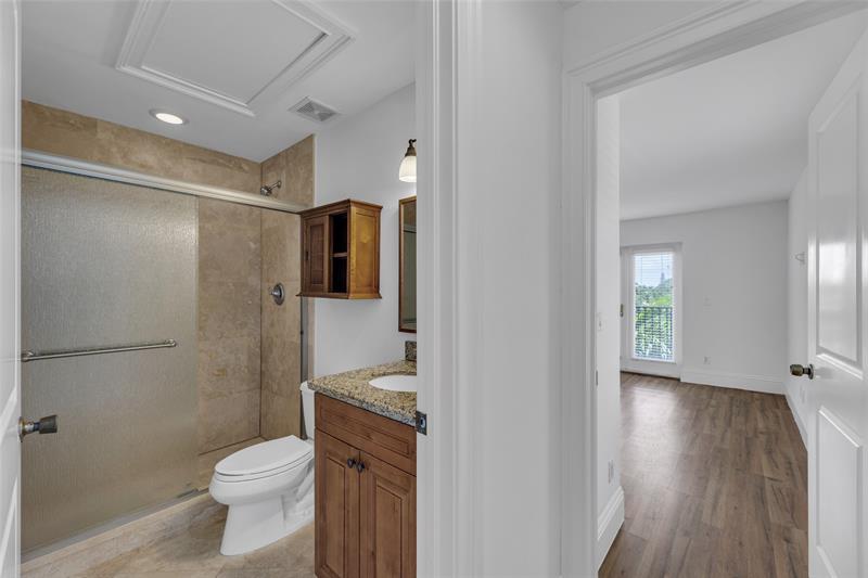 Image 33 of 62 For 416 11th St  