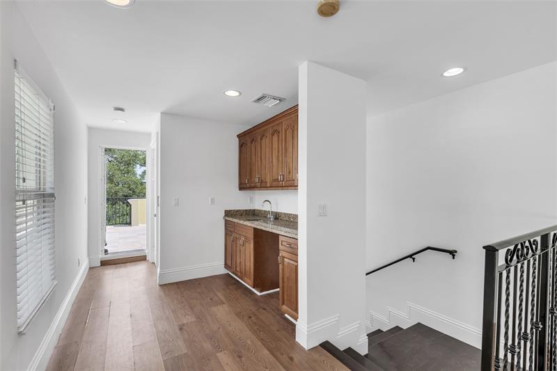 Image 38 of 62 For 416 11th St  