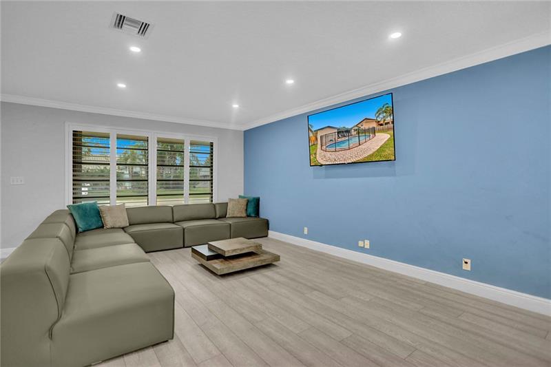 Image 5 of 26 For 5170 89th Ter