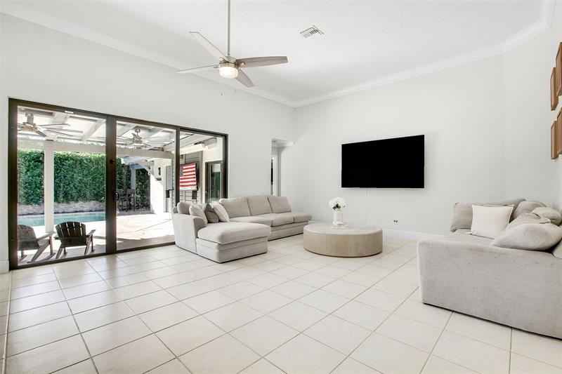 Image 11 of 20 For 10918 56th Court