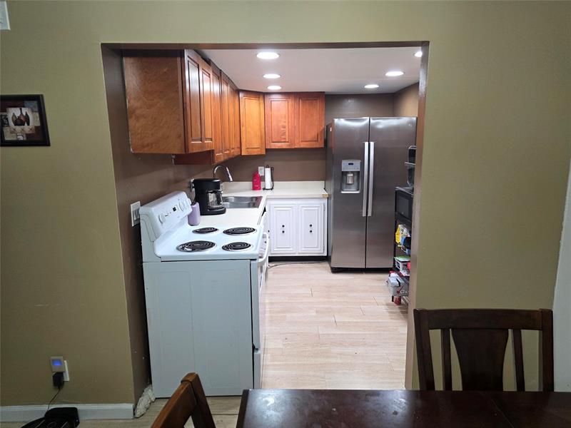 Image 12 of 22 For 959 2nd Ave  135