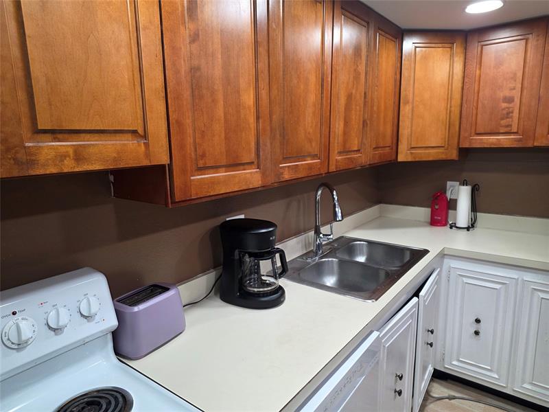 Image 16 of 22 For 959 2nd Ave  135