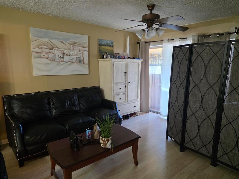 Image 19 of 22 For 959 2nd Ave  135