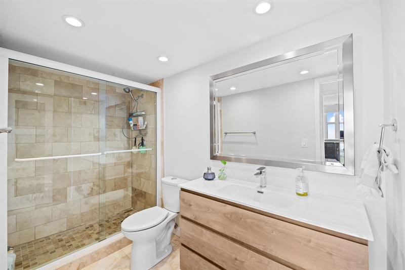 Image 16 of 31 For 2841 Ocean Blvd 1508