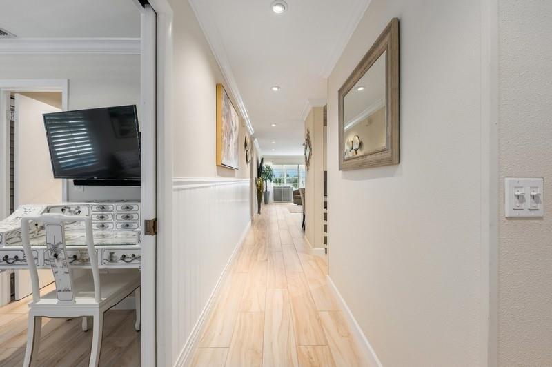 Image 19 of 20 For 13578 Via Flora  E