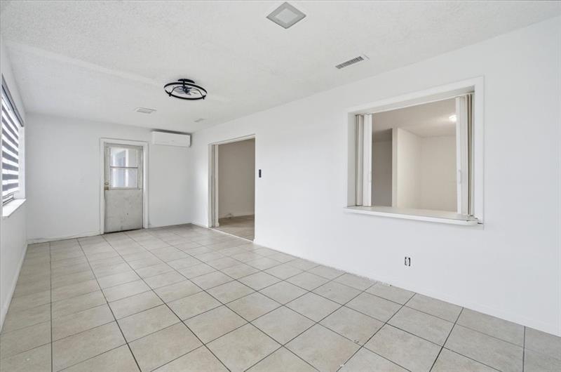 Image 21 of 32 For 10151 35th St  2-a