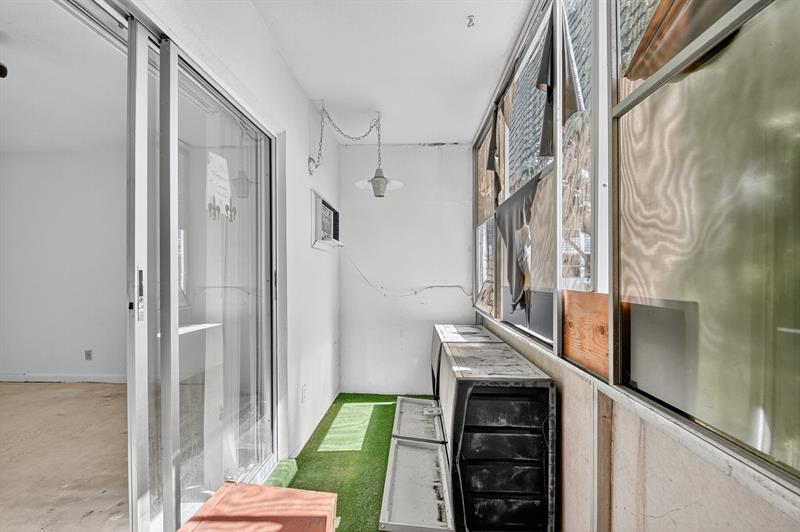 Image 11 of 23 For 247 Camden K  247