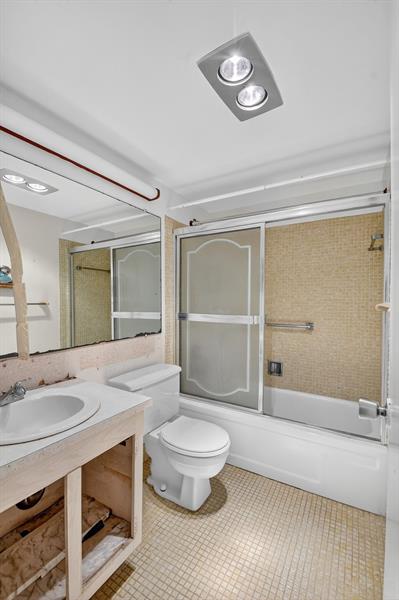 Image 13 of 23 For 247 Camden K  247