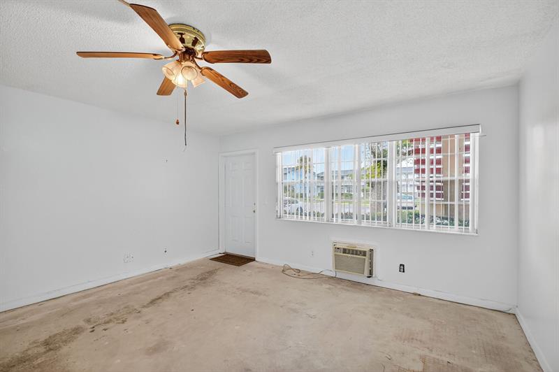 Image 5 of 23 For 247 Camden K  247