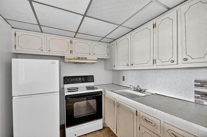 Image 7 of 23 For 247 Camden K  247