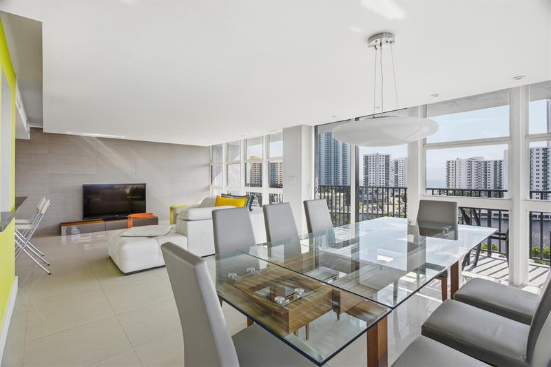 Image 10 of 57 For 1000 Parkview Dr 1030