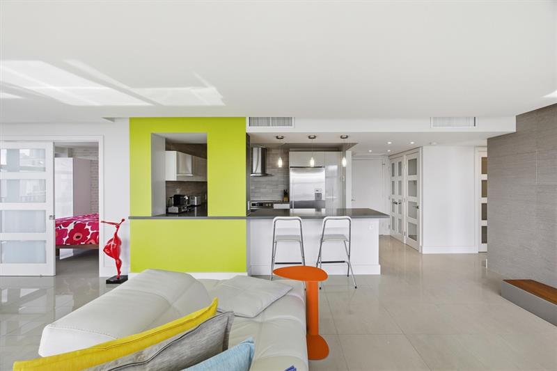 Image 12 of 57 For 1000 Parkview Dr 1030