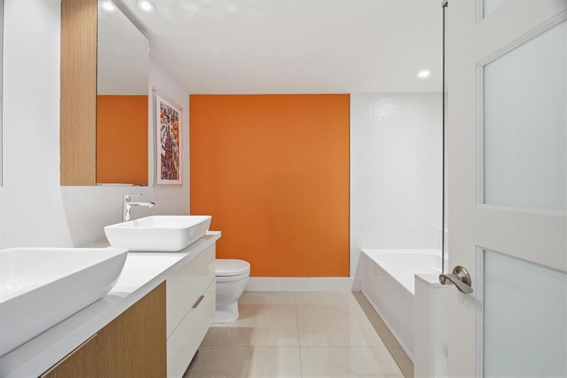 Image 26 of 57 For 1000 Parkview Dr 1030