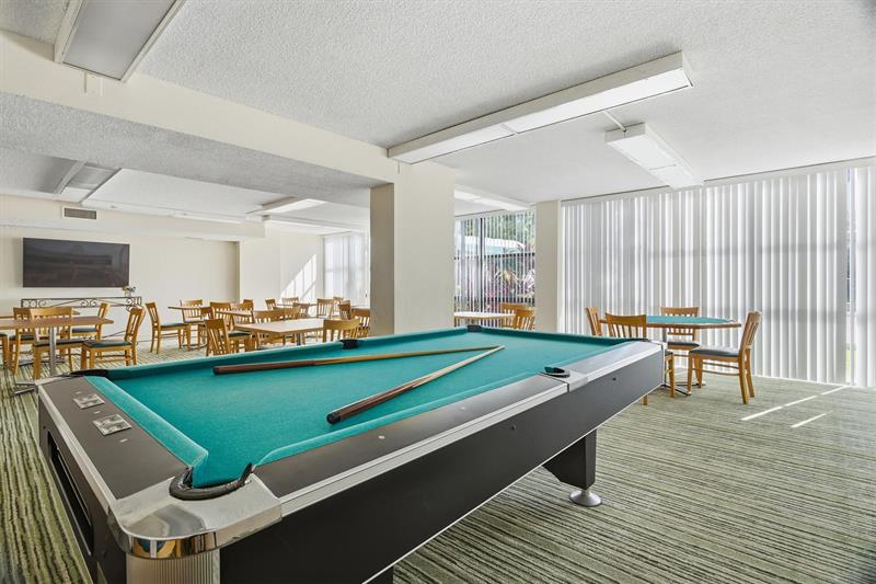 Image 35 of 57 For 1000 Parkview Dr 1030