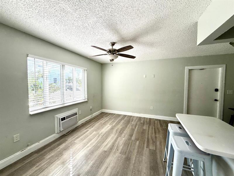 Image 6 of 12 For 820 17th Ave  7