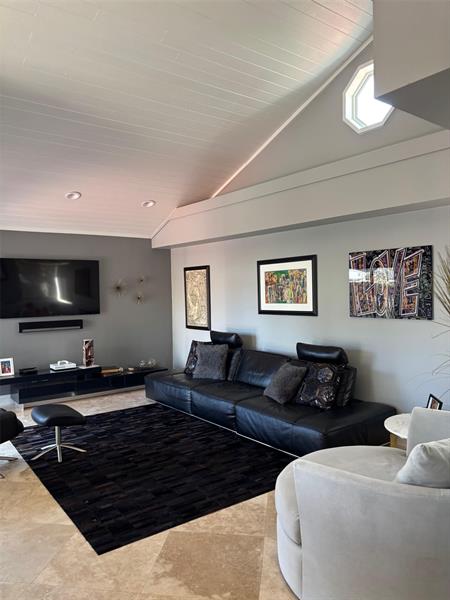 Image 3 of 5 For 610 101st Ave